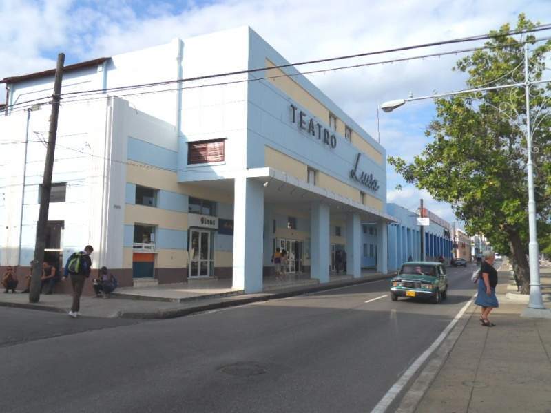 Archivo:Cine Luisa.jpg