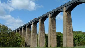 «Puente-canal y canal de Pontcysyllte».jpg