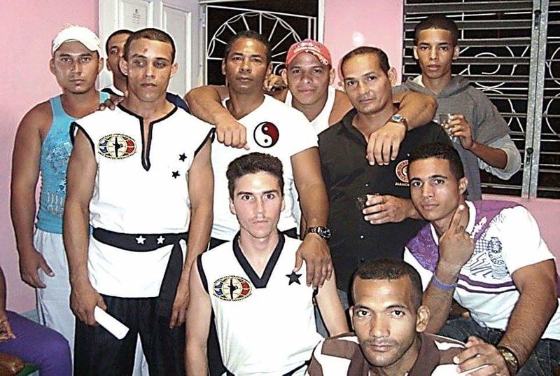 Archivo:Fotos con fundadores de ORGANIZACION CUBANA WORLD MMA ARTES MARCIALES MIXTAS & ARTE MARCIAL MIXTO CUBANO.jpeg
