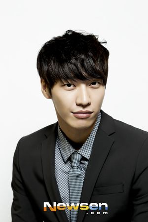 Kim Young Kwang19.jpg