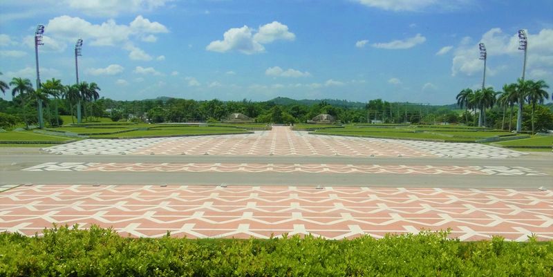 Archivo:Sta Clara Plaza Che Guevara.jpg