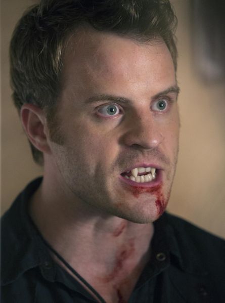 Archivo:Robert Kazinsky 02.jpg