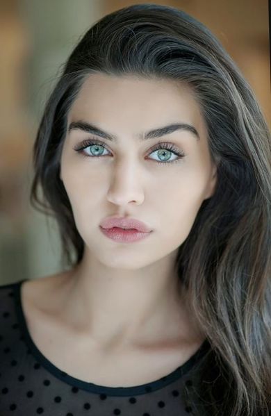 Archivo:Amine Gülşe5.jpg