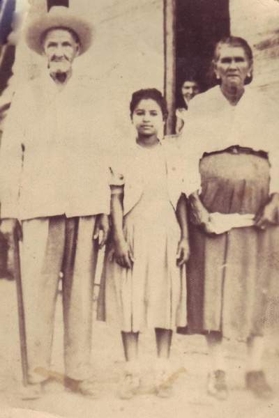 Archivo:Familia de Modesto Samón.jpg