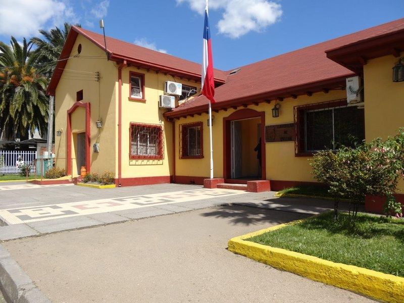 Archivo:Municipalidad de Quillón.jpg