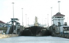 Panama Canal Ship Entering Chamber.jpeg