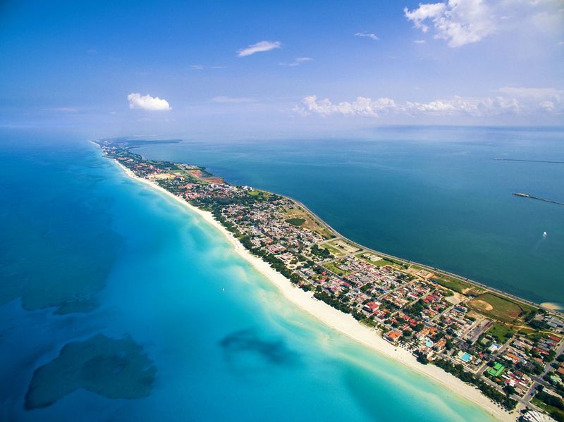 Archivo:Playa Varadero.jpeg