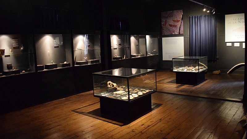 Archivo:Sala del museo Augusto Capdeville.jpg