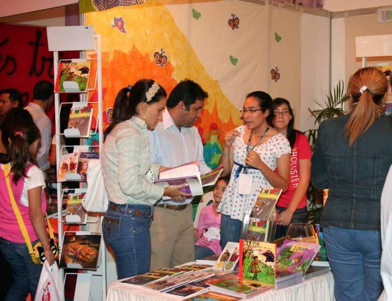 Archivo:Visitantes fil 2011.jpg