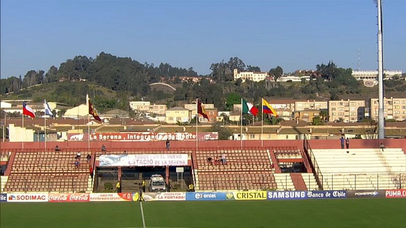 Archivo:Estadio La Portada 2012.jpg