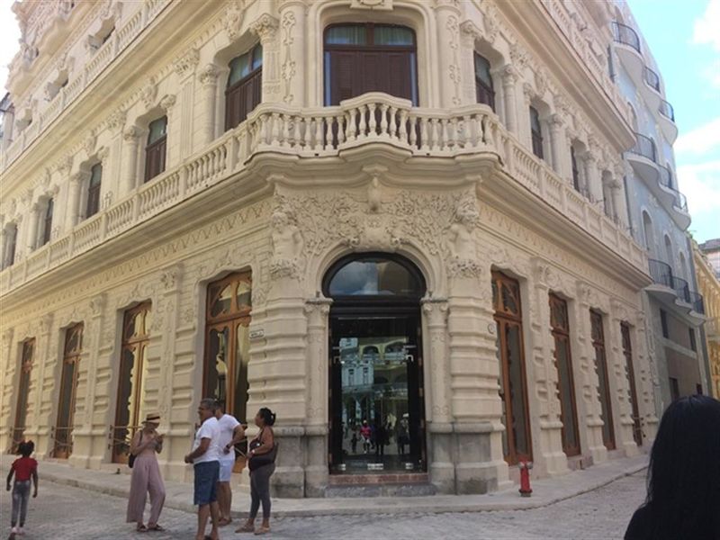 Archivo:Hotel-Cueto.jpg