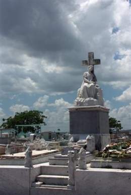 Cementerio de Cárdenas 11249225 (Small).jpg
