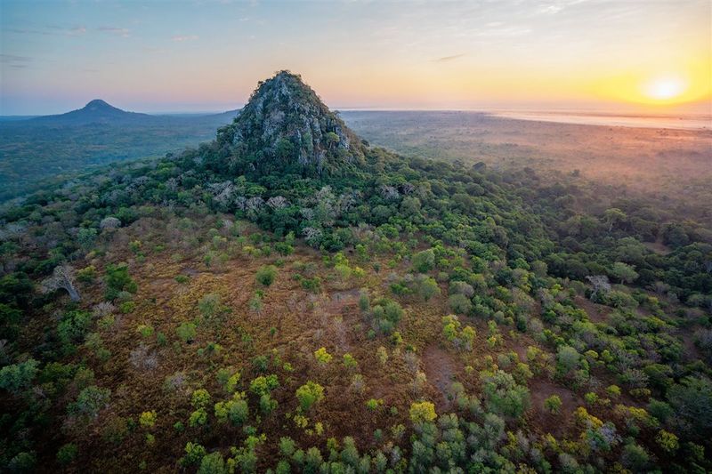 Archivo:Parque Nacional de Gorongosa.jpg