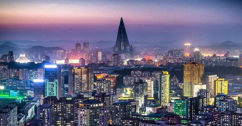 Archivo:Pyongyang night.jpg