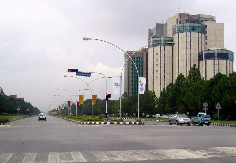 Archivo:Boulevard Islamabad Pakistan.jpg