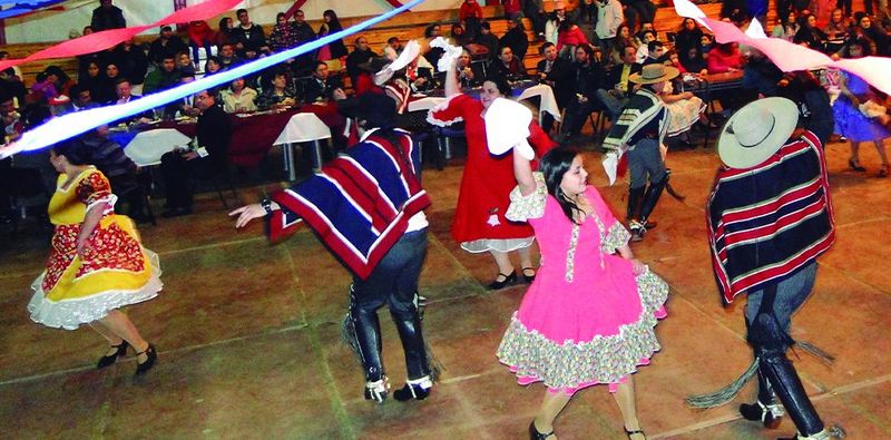 Archivo:Fiestras Patrias en Rinconada1.jpg