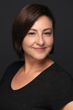 Özlem Tokaslan.jpeg