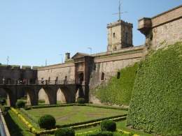Castillo-de-montjuic.jpg