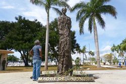 Escultura Mariana Grajales.jpg