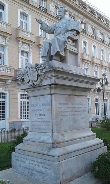 Archivo:MonumentodeJoaquínAlbarrán.jpg