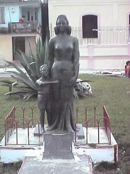 Archivo:Monumento a Las Madres.jpg