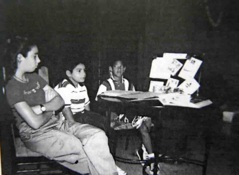 Archivo:Niños en asamblea.JPG