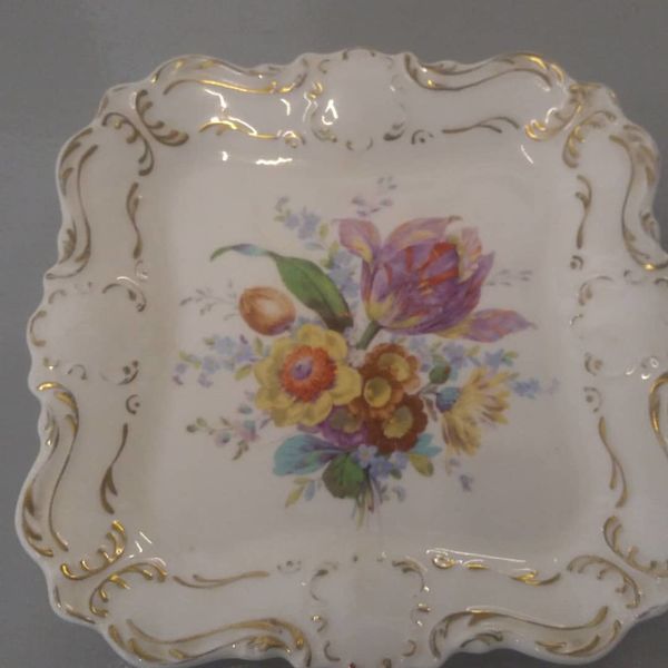 Archivo:Sussex Bone china de Fanaloza.jpg