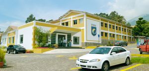 Universidad-de-los-hemisferios.jpg