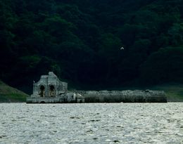 Iglesia de quechula chiapas.jpg