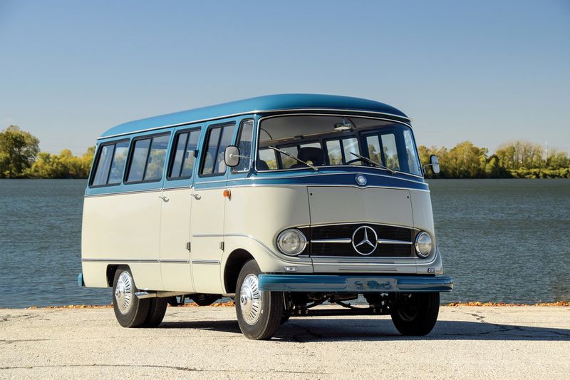 Archivo:Mercedes-Benz O 319 .jpg