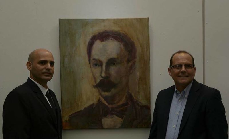 Archivo:Con embaj JuanM.jpg