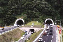 Tuneldezhongnanshan.jpg