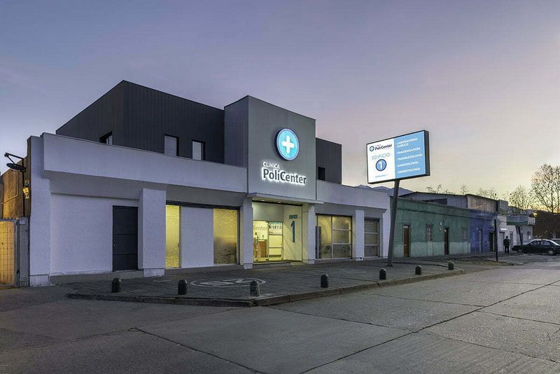 Archivo:Centro-medico-y-dental-puente-alto, edificio 1.jpg
