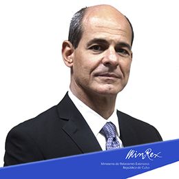 Rogelio Sierra.jpg