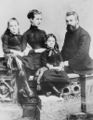 Alexander Graham Bell y su familia.jpg