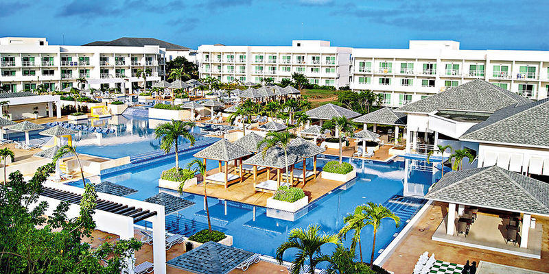 Archivo:Hotel Valentín Perla Blanca.jpg