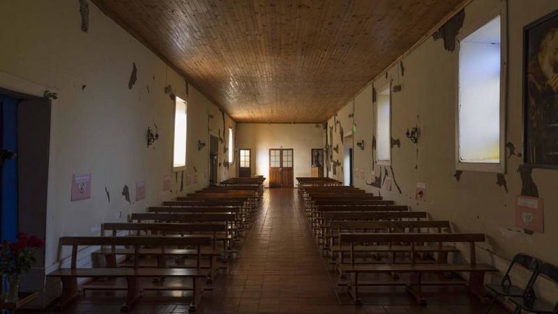 Archivo:Interior Iglesia de Zúñiga.jpg