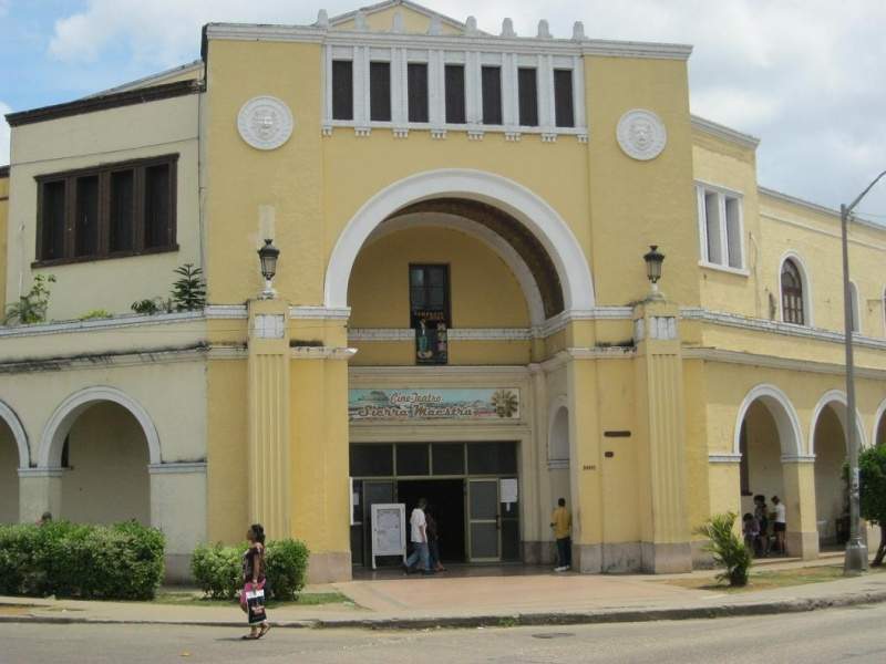 Archivo:Fach Princ Cine.jpg