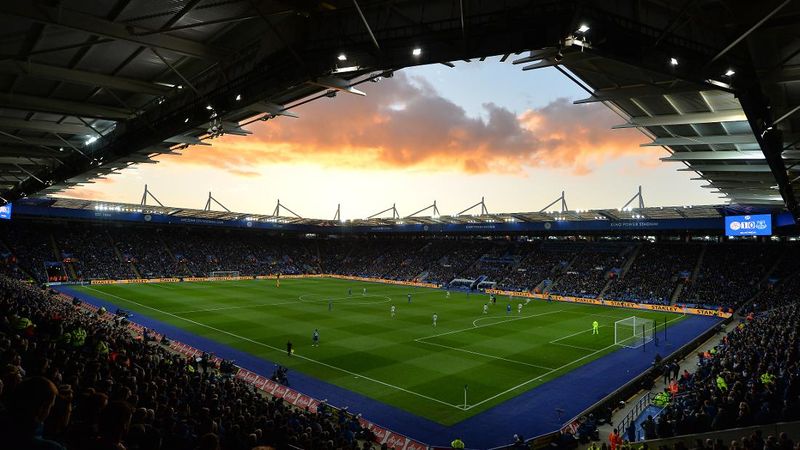 Archivo:Estadio 222.JPG