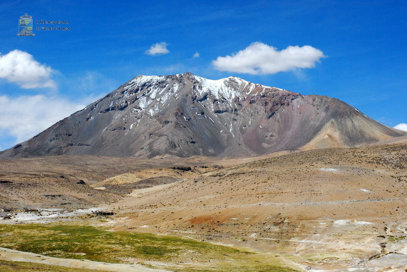 Archivo:Volcan Taapaca.jpg