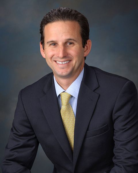 Archivo:Brian Schatz.jpg