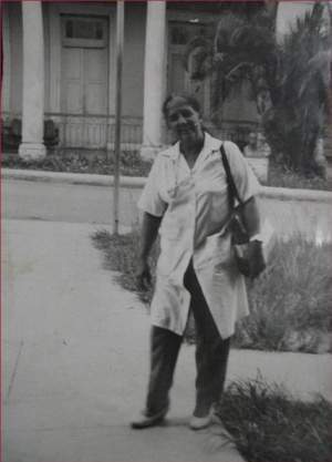 Ana Larralde Pineda.jpg