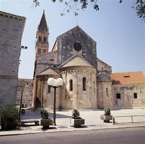 MonumentalTrogir.jpg