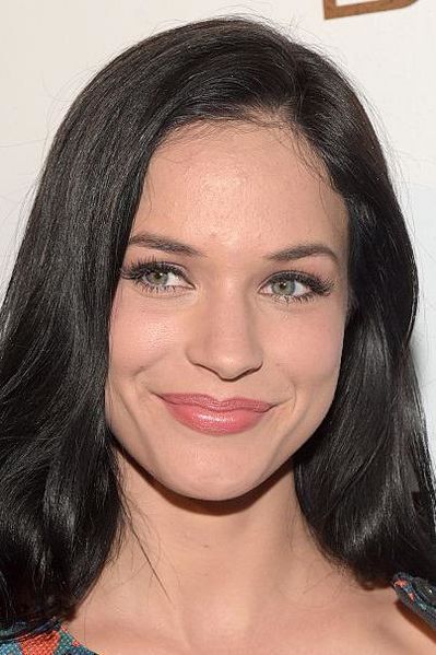 Archivo:Alexis knapp.jpg