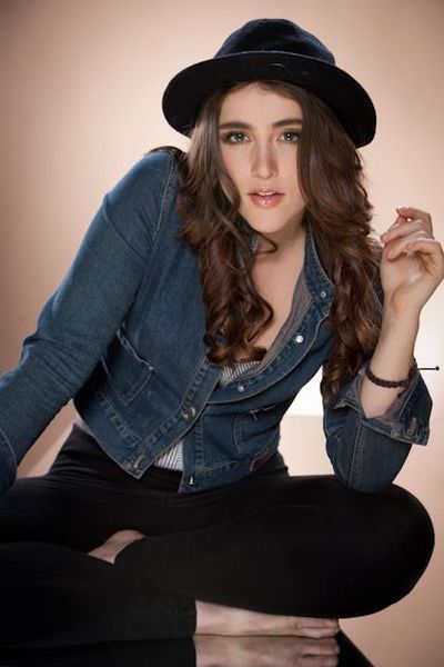 Archivo:Cassandra-sanchez2.jpg