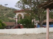 23870405 ahue20.jpg