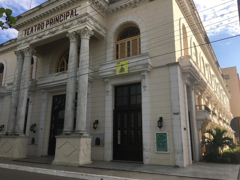 Archivo:Teatro Principal(CA).jpg
