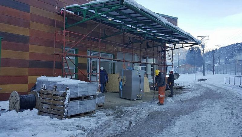 Archivo:Hospital de Futaleufú en construcción.jpg