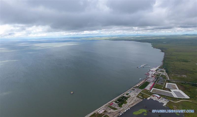 Archivo:Lago Hulun3.jpg