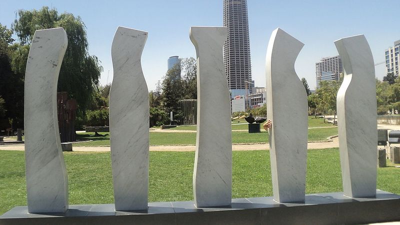Archivo:Vigías del parque.JPG